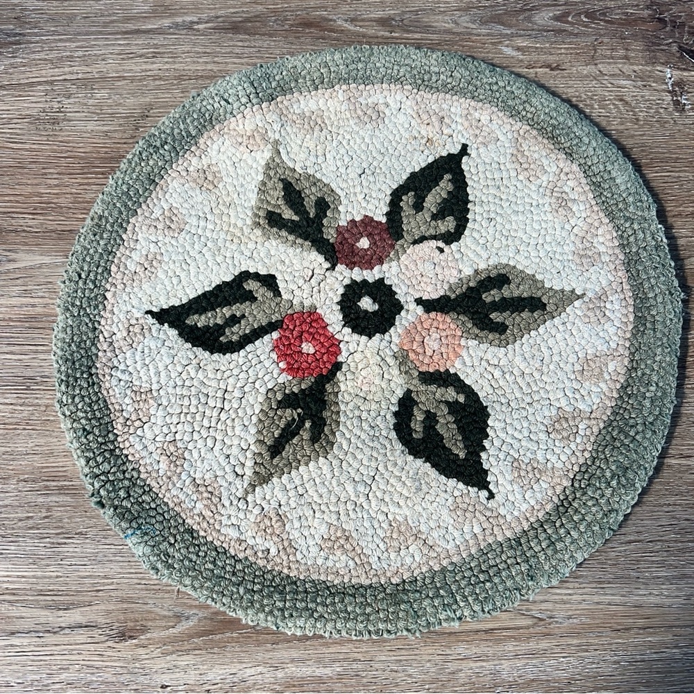 Vintage Primitive Hand Hooked Wool Floral Chair Pad Centerpiece